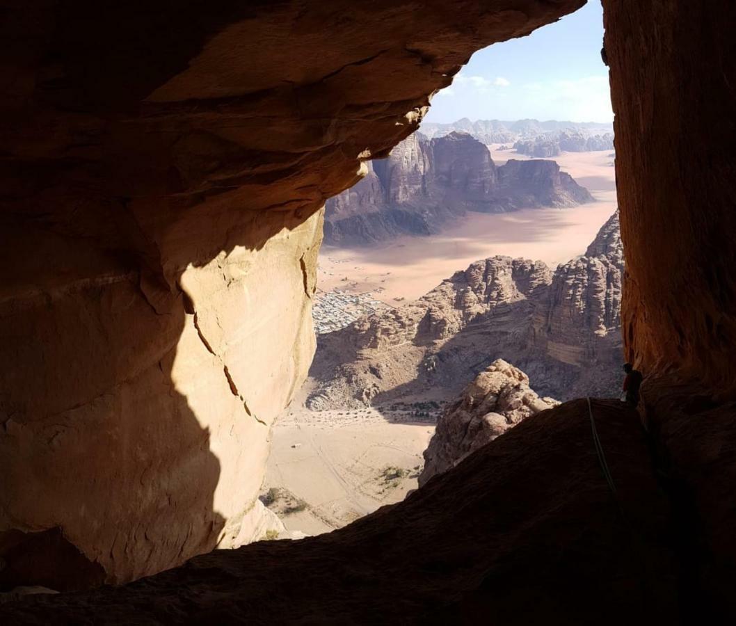 Sunrise Camp Hotel Wadi Rum Exterior photo